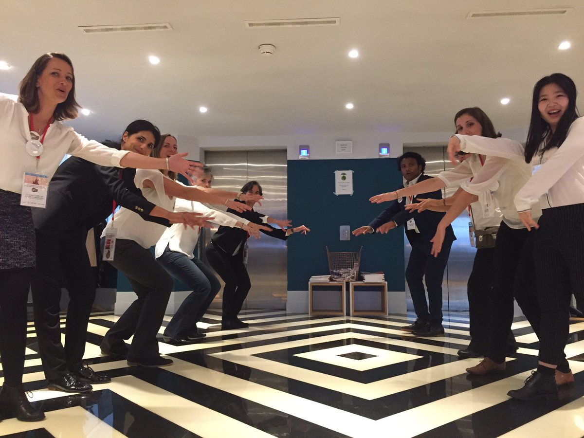 ThierrySpencer's tweet photo. La hola pour le départ des participants au Colloque #TALENTSRC par l'équipe @AcademieService https://t.co/yCLWwrnPWy