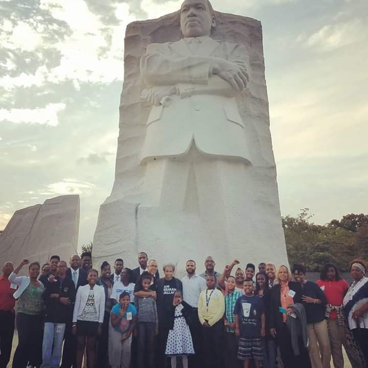 jerseypeach13's tweet photo. Hanging out with
Dr Martin L.King https://t.co/dlDY9OBdxG