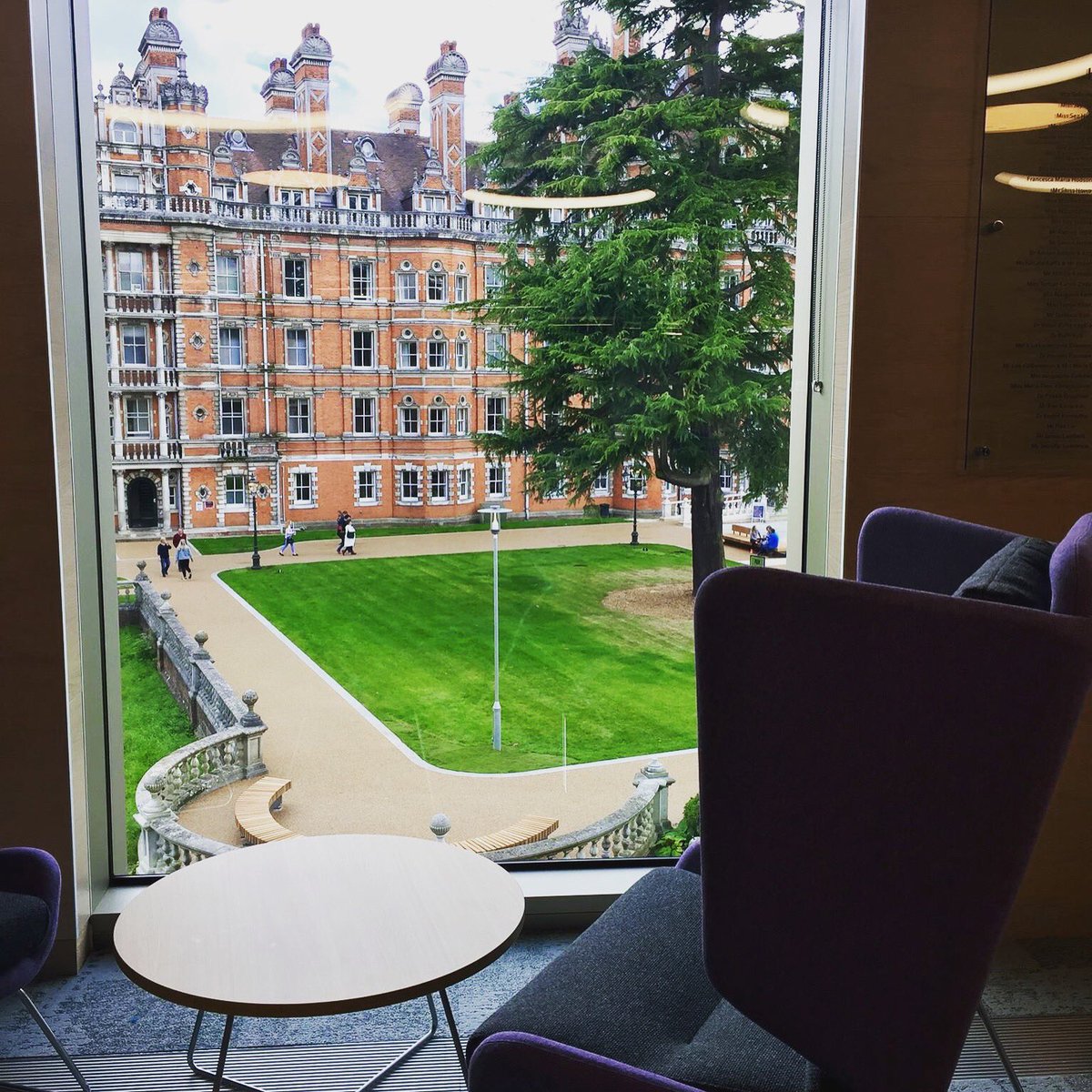 RHUL_Library's tweet photo. What study space are you finding your #MondayMotivaton in? We reckon this spot is a real corker #studyspace #FoundersView #DavisonBuilding https://t.co/rzTPK0wTkB