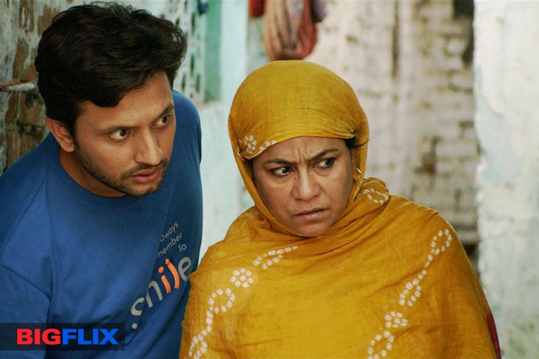 BigflixOfficial's tweet photo. Seema Biswas looks terrific in each still shot from #SAMEER. 
#BIGFLIX @Mdzeeshanayyub @chharadakxin  @AnjaliPOfficial @SameerTheFilm https://t.co/pYVQ3MuGy1