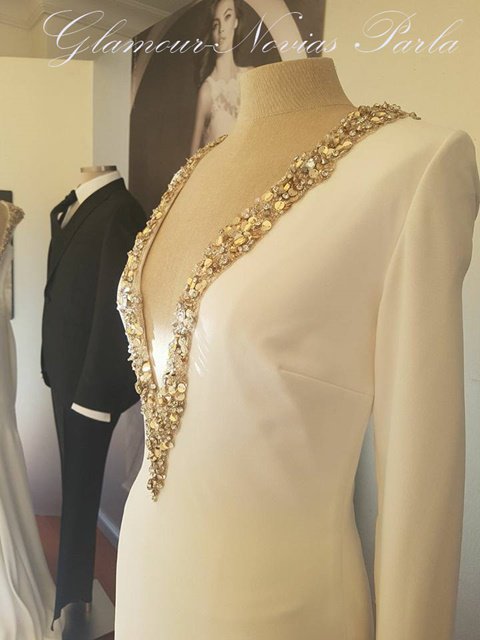 Abierta la agenda 2017/2018. Reserva tu cita en el teléfono 91 6998437  
<a href="/GlamourParla/">GlamourNoviasParla</a>