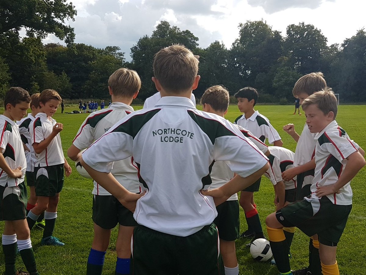 NWSnl_Sport's tweet photo. Just getting ready for the 1st round of the Surrey cup here @HoeBridgeSchool. Good luck to all involved. #nlfootball #nlform5 #nlremove https://t.co/DgfhHl9ebN