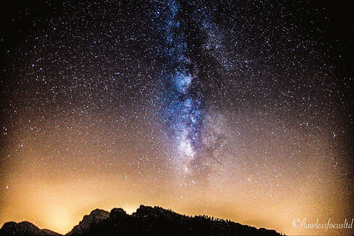 flawless_focus's tweet photo. Amazing skies last night  #stargazing #nightsky #nightphotography #skyatnight #milkywaychasers #Tenerife #mountteide #teide #travel #stars https://t.co/86ipBdhUyG