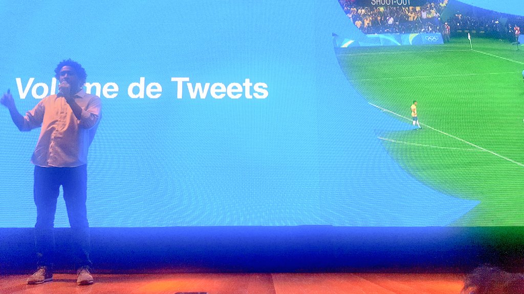 XBR's tweet photo. No #SummitDigital, @Knaya fala sobre as iniciativas dos clubes de futebol no Twitter e as possibilidades de patrocínio na plataforma. https://t.co/zgHWS8RPiD