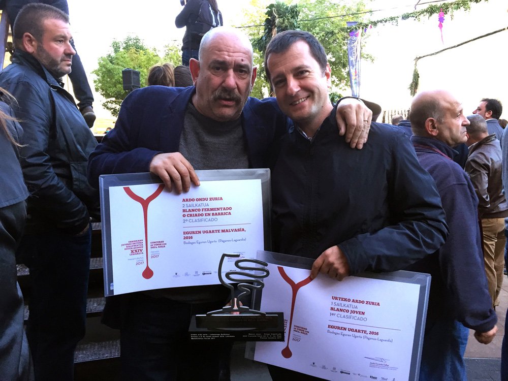 Nuestros blancos triunfan en los Premios Vendimia de #RiojaAlavesa.
Entra para ver el listado completo de ganadores.
egurenugarte.com/premios-vendim…