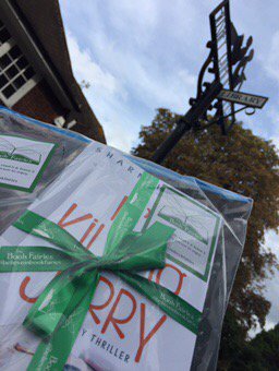SharnHutton1's tweet photo. Seems like a good spot! #ibelieveinbookfairies @the_bookfairies https://t.co/Gq17sdWofr