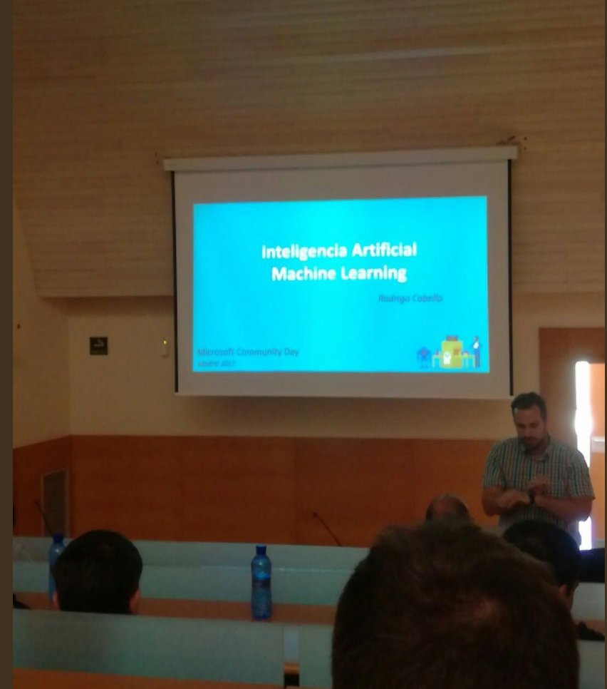 plainconcepts's tweet photo. Our teammates @_unaizc_ , @luisruizpavon and @mrcabellom at #MSCommunityDay @MicrosoftES #InteligenciaArtificial #IA #Architecture https://t.co/Qm7RgiODBk