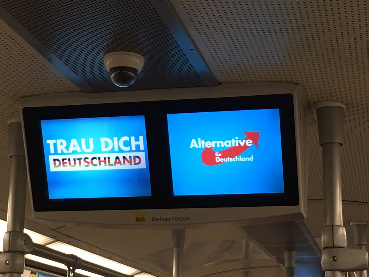 AfDBerlin's tweet photo. #AfD Werbung in der U-Bahn im sog. "Berliner Fenster"

Zustimmende Reaktionen der Fahrgäste. Top 💪

#TrauDichDeutschland 
#weileirdichlieben https://t.co/e7IYbmBXM0