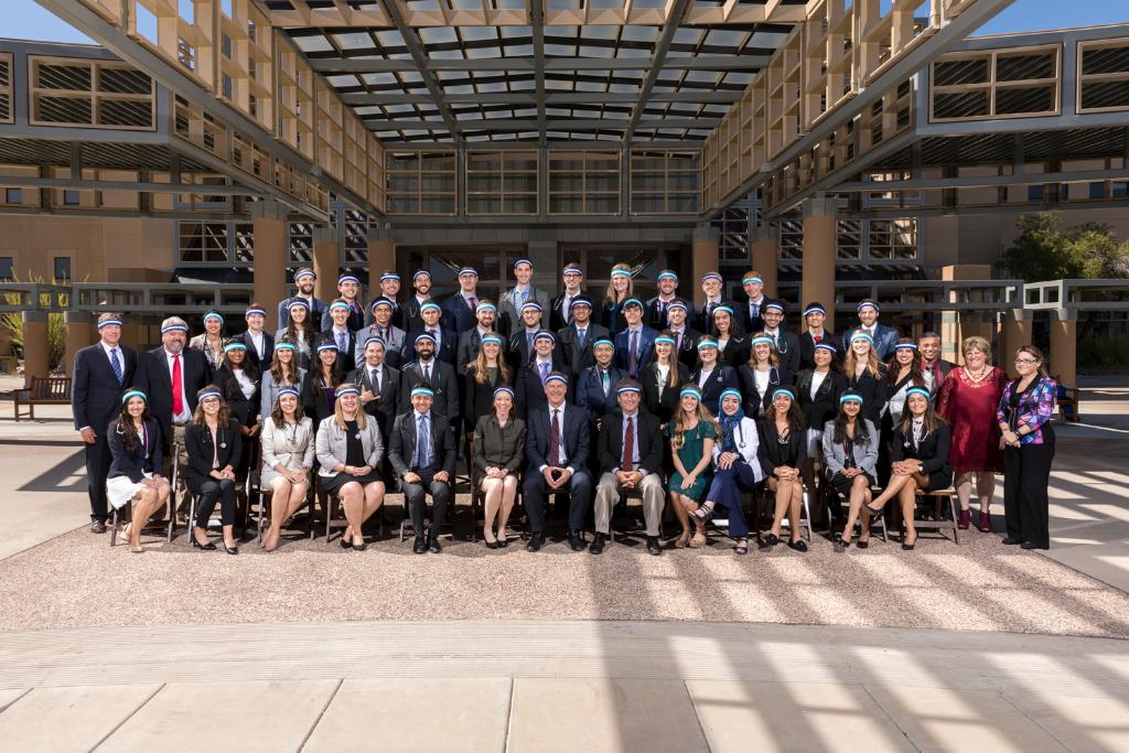 Our students pay homage to the inaugural MMS class of ’76 by sporting headbands in their group photo! #meetmayomed #mayoclinicaz