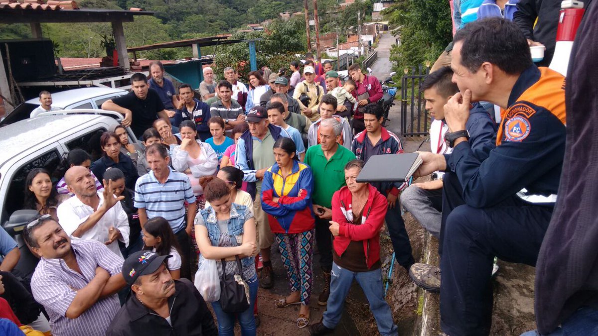 OscarAlvarez01's tweet photo. #FelizLunes #VenezuelaAClases Tenemos al gobernador más humanista y cercano al pueblo, tenemos a .@VielmaEsTachira #EnTachiraNosUneLaPaz https://t.co/MjAVL6X14K