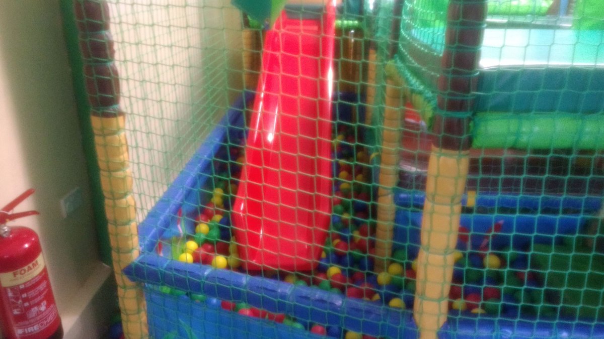 mayloganonward's tweet photo. Got a little un with too much energy to burn? Why not take advantage of our FREE play centre at the May Logan? Weekdays 9am-1.45pm #maylogan https://t.co/pnINKXh4Vp