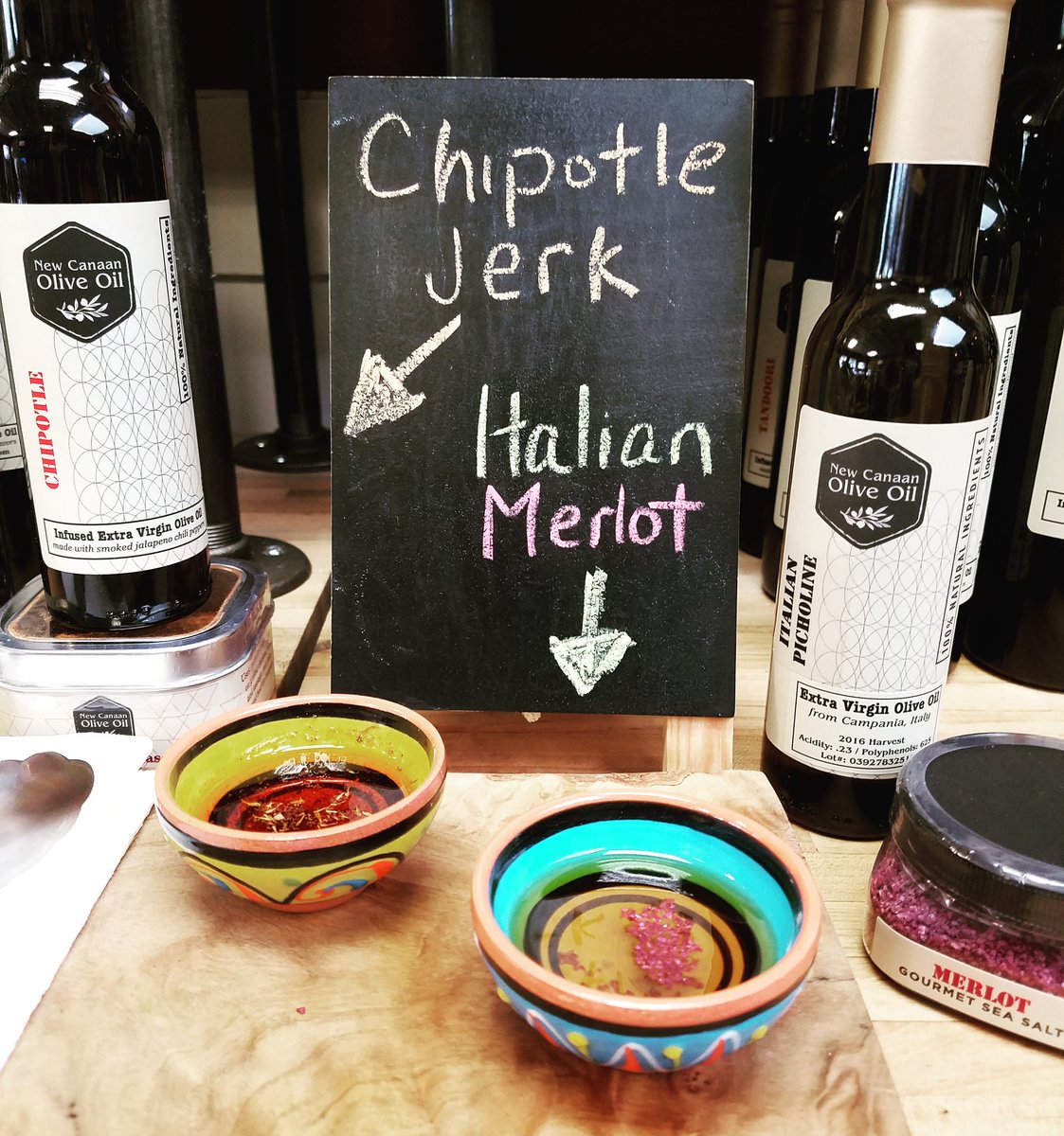 NCevoo's tweet photo. Feeling spicy or savory today? Why choose...have both! #freesample #breaddipping #newcanaanoliveoil https://t.co/VjAVOZLqvJ