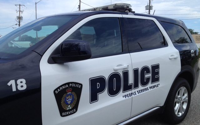 A 40-year-old Sarnia woman is charged after a four hour standoff with @SarniaPolice Sunday. blackburnnews.com/sarnia/sarnia-… https://t.co/cmNeTlIgfj