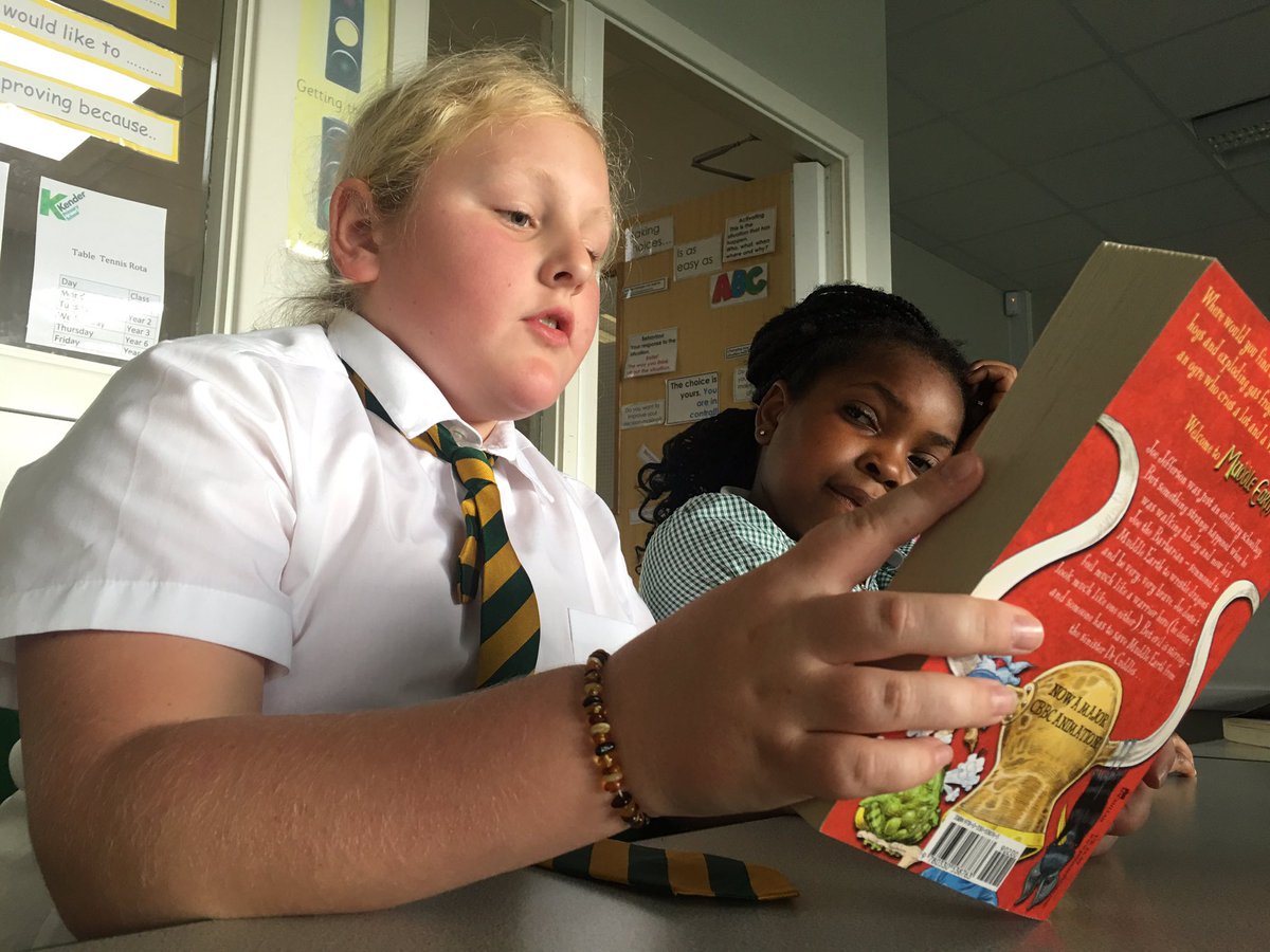 KendAlmond's tweet photo. Oh how @KendAlmond love their reading buddies. #reading #monday #rt #share #buildingthenextgeneration https://t.co/yRg2pA2Syw