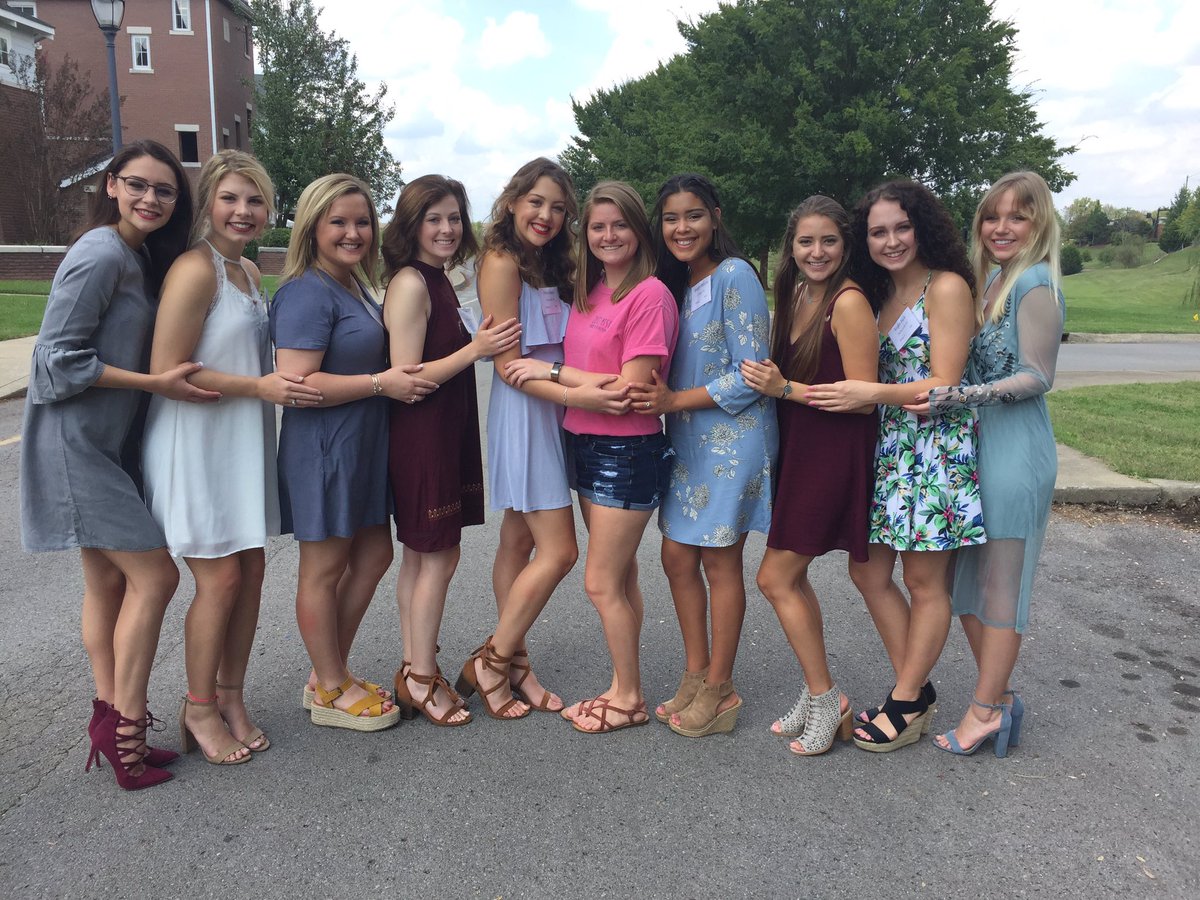 Brie_Hutchison's tweet photo. In a few short hours these amazing ladies will run home & so will I. How lucky am I to have a group filled with AMAZING women. #21ForLife ๐ญ https://t.co/UacM4Yees4