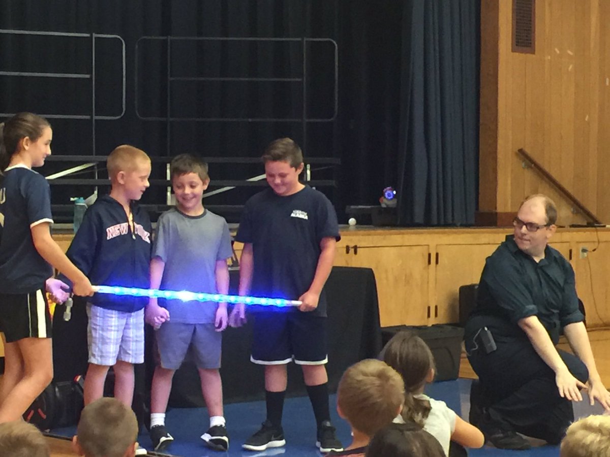 AMaresca5's tweet photo. Human electrical circuit! @NewMonmouthElem #roboticsassembly #energywithinus https://t.co/w9E9qFIR9d