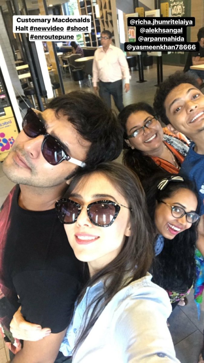 NAKUULJANKEE's tweet photo. @JANK_EE  Insta Story~Customary  Mcdonalds Halt #newvideo #shoot #enroutepune https://t.co/gKfhfzbcwQ