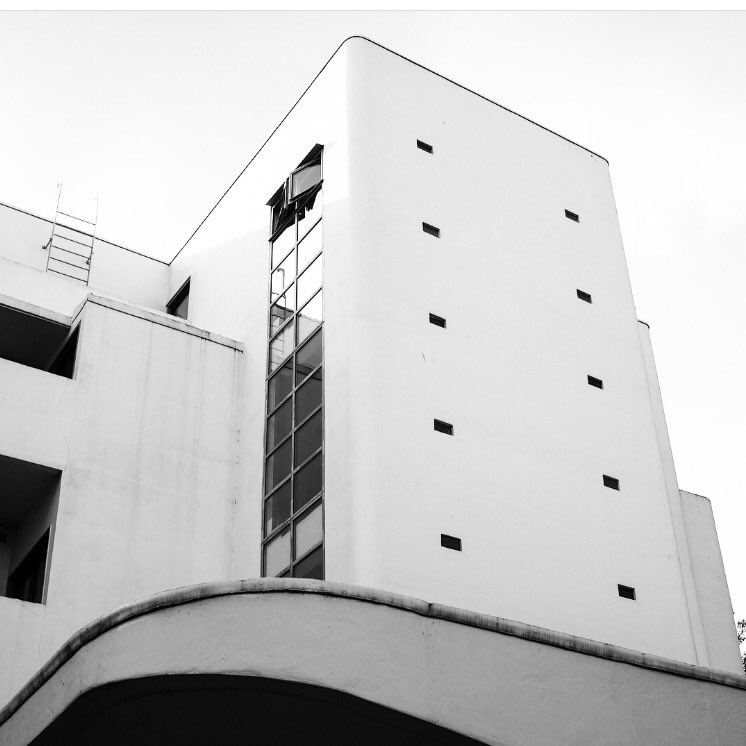 atgardensend's tweet photo. Went to see the Isokon building at @openhouselondon yesterday, stunning!
#openhouselondon #isokon #architecture https://t.co/GUrEyuOgb8