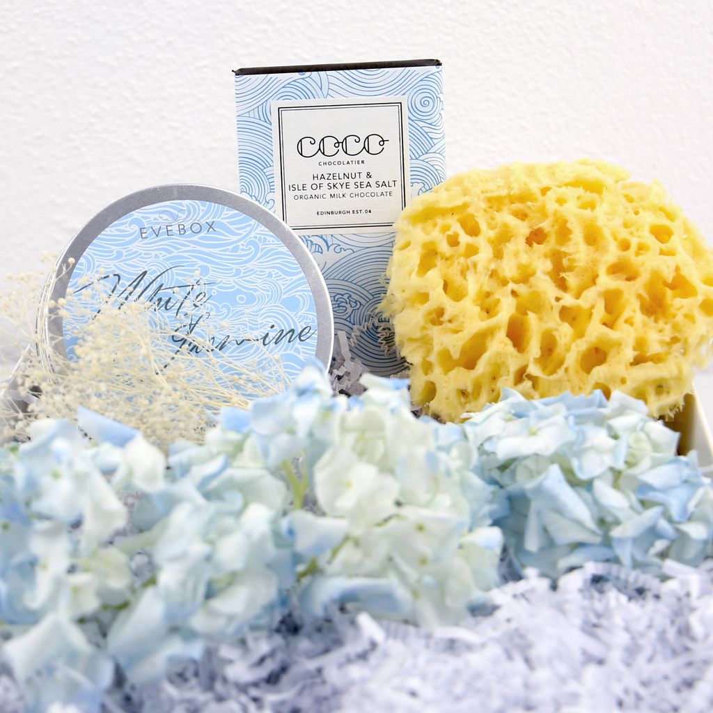 evebox_'s tweet photo. This smaller blue spa box is perfect for friends, at just £45 it's the perfect birthday present for those birthdays you have coming up! https://t.co/bPITWEIWRH