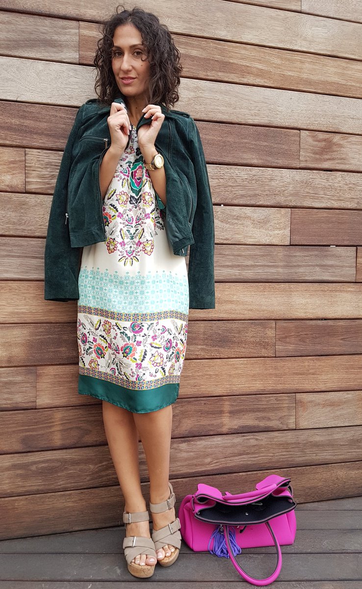 #FelizLunes Hoy ya con fresquito, toca #biker By <a href="/elcorteingles/">El Corte Inglés</a> <a href="/savemybagspain/">Save My Bag Spain</a> <a href="/Mango/">MANGO</a> #moda #ootd #fashion #curly #rizos #office #look