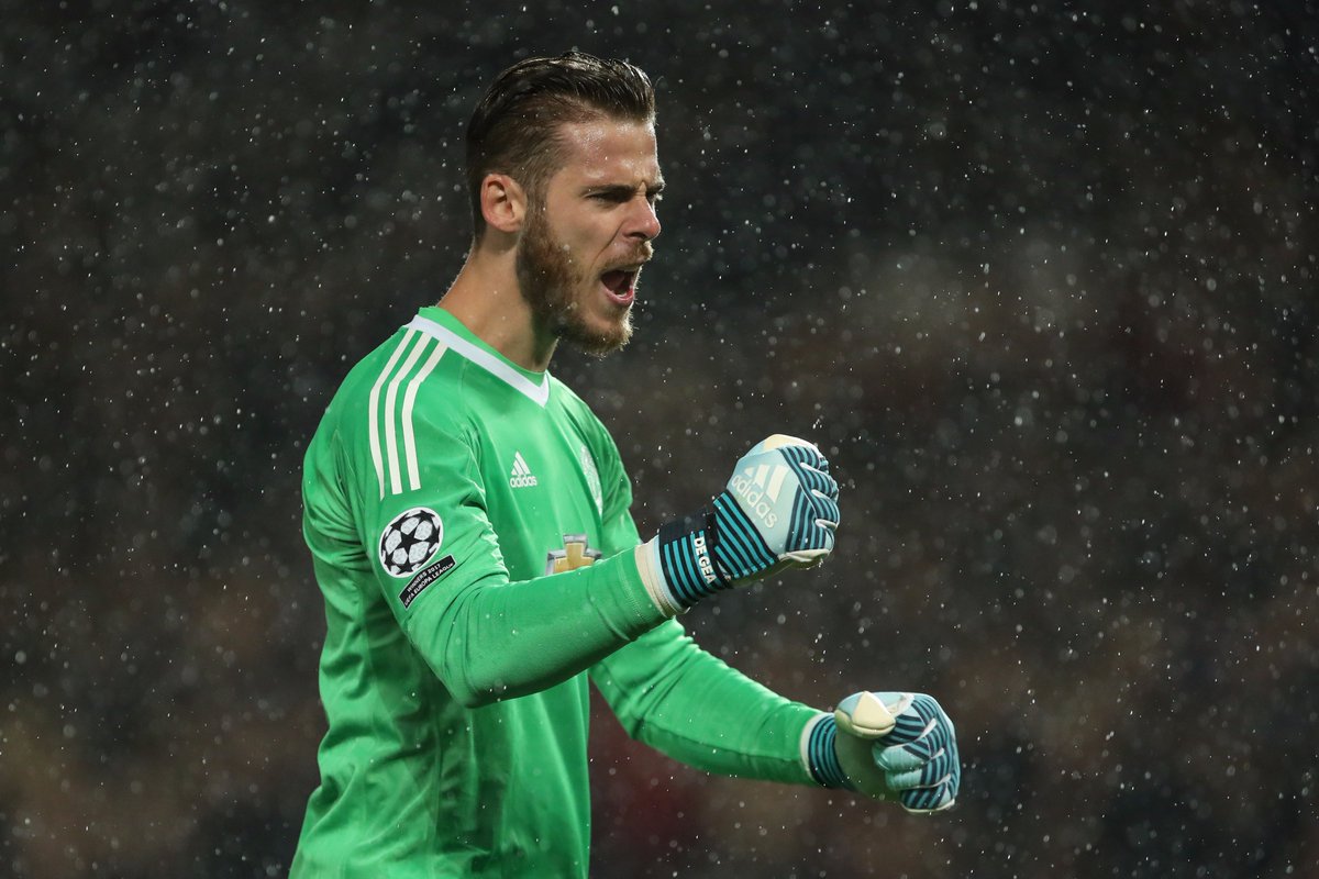 ChampionsLeague's tweet photo. 🇪🇸 David de Gea in 2017/18 for club &amp; country:

Games 9
Clean sheets 7
Conceded 4

No1 goalkeeper in the #UCL? https://t.co/7mBz09sWje