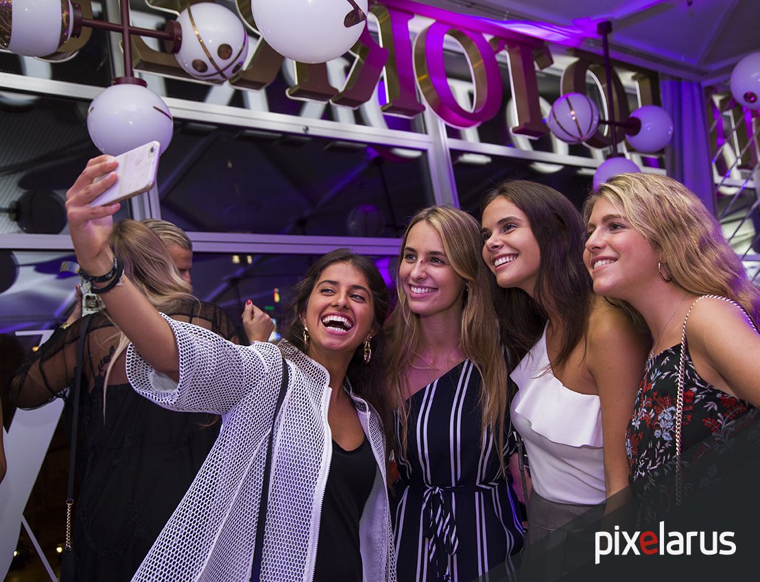 pixelarus's tweet photo. Estuvimos captando los mejores momentos de la fiesta de inauguración de la #MBFWM en #BarcelóTorredeMadrid https://t.co/x8aC6G49pH https://t.co/InQzlxASw2