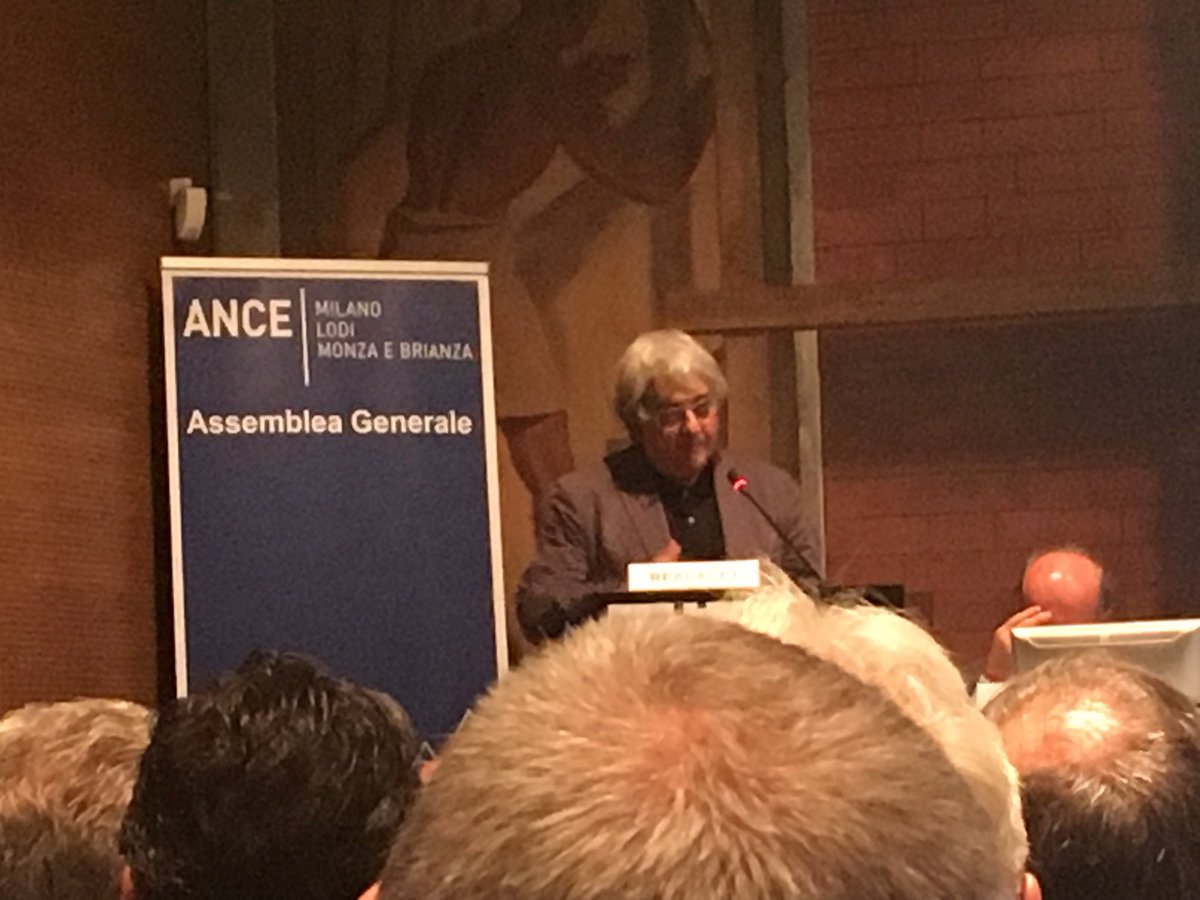 arcabobc's tweet photo. Assemblea generale #Assimpredil ANCE - On.Realacci parla di uso del #BIM per il #Fascicolo del fabbricato: #UNI 11337 parte 9. Avanti così https://t.co/JzwMbQ5mcH