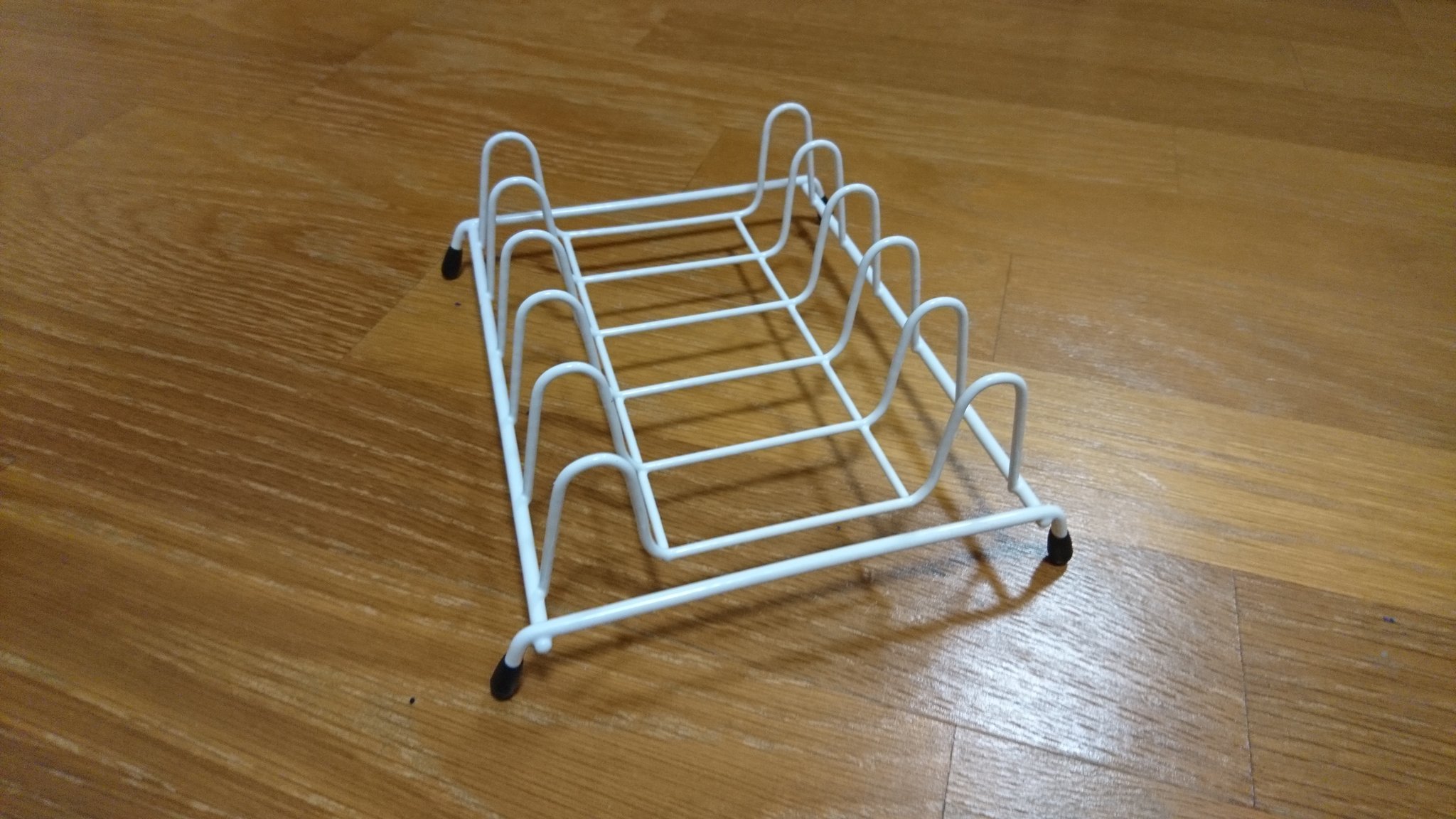てんぱ 108 ダイソーとかで売ってるディッシュスタンド お皿立てるやつ 使うとこういうふうにジャケット見せながらcd飾れるぞ てんぱ 108 ダイソーとかで売ってるディッシュスタンド お皿立てるやつ 使うとこういうふうにジャケット見せながらcd飾れるぞ