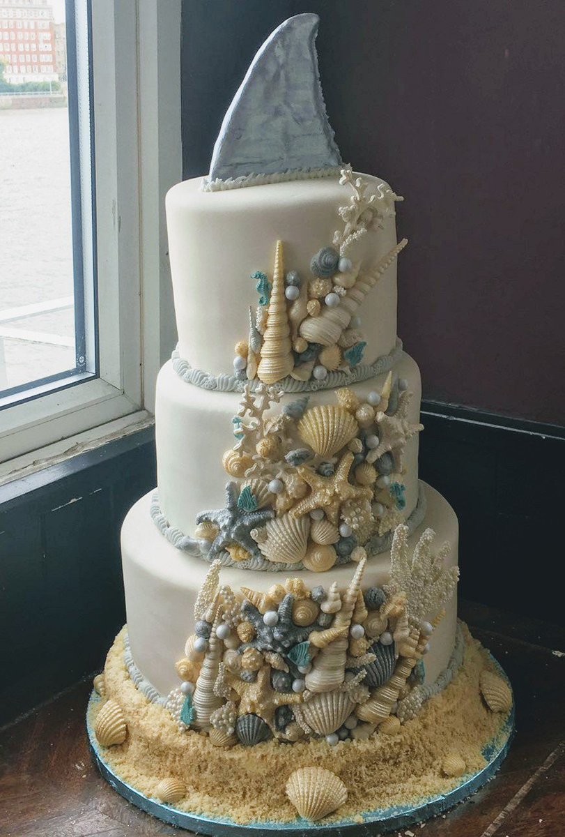 AgentsOfCake's tweet photo. #wedding #weddingcake #cakesoftwitter #undertheseacake #shellcake #mermaidcake #sharkcake #thebigday #WeddingPlanning https://t.co/BuopdYSExP