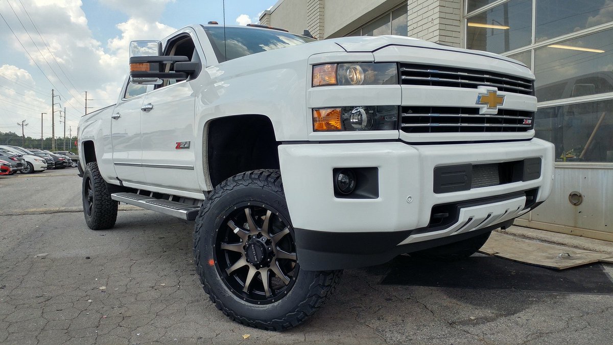 VoylesPerforman's tweet photo. Thinking about lifting your ride? Want a nice set of wheels and tires?
Voyles Performance can do the job!
#VoylesPerformance #LiftedTrucks https://t.co/J0kakERvAX