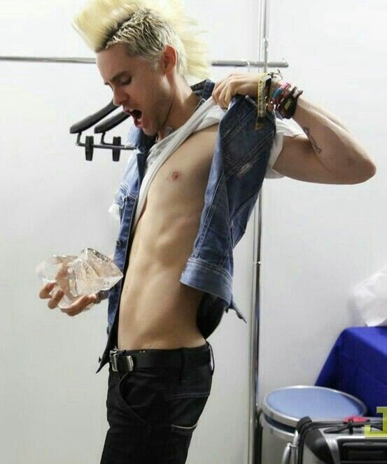 MarsDollsPromo's tweet photo. Boom... Blessing your tls with a lil #MarshawkMonday ... Which was your fave #MarsHawk? #BlondeHawk #JaredLeto https://t.co/Gsq4owOjF8