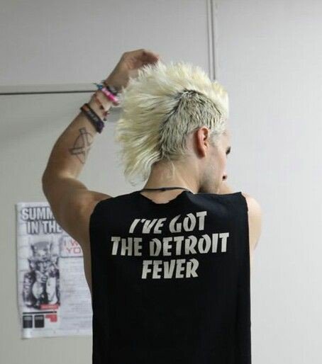 MarsDollsPromo's tweet photo. Boom... Blessing your tls with a lil #MarshawkMonday ... Which was your fave #MarsHawk? #BlondeHawk #JaredLeto https://t.co/Gsq4owOjF8