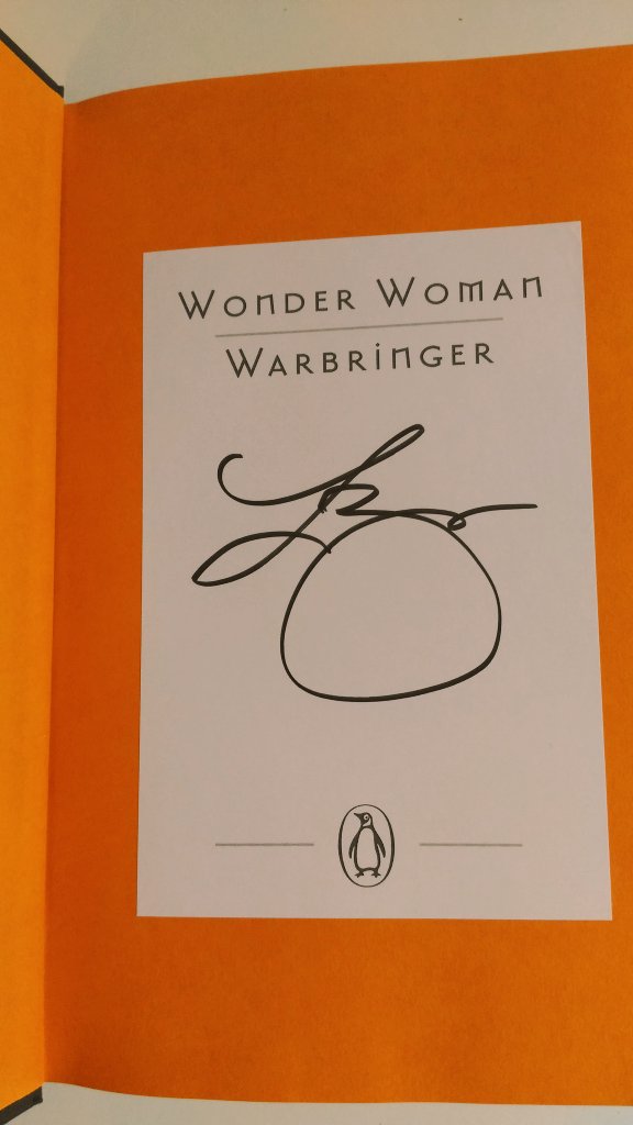 EmsMagic's tweet photo. @LBardugo I've some difficulties to get WWW I had to cancel it in one store & my order on the other one got stuck on the way! A real #Miraclebook https://t.co/LQBD6RupQt