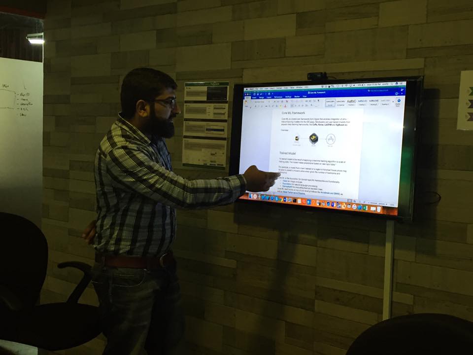 mobileconfiz's tweet photo. Session on #CoreML by @hmohsin_786 in #iOS #community!
#iOScommuity #Confiz https://t.co/f4oW7RZZsS