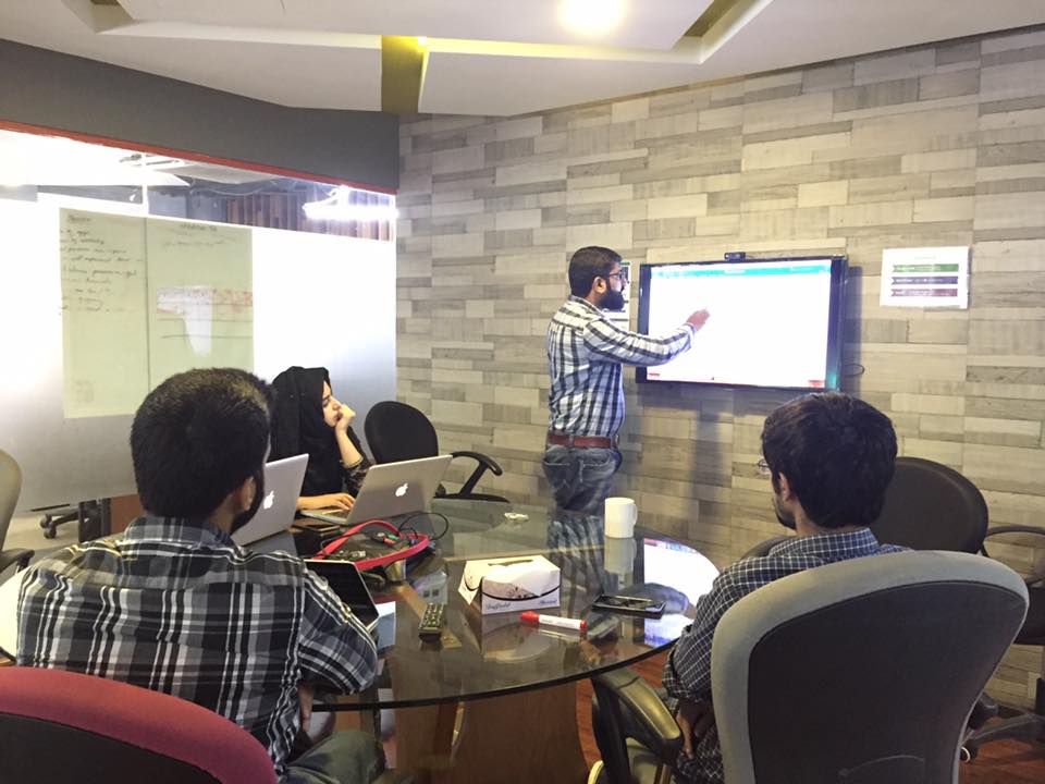 mobileconfiz's tweet photo. Session on #CoreML by @hmohsin_786 in #iOS #community!
#iOScommuity #Confiz https://t.co/f4oW7RZZsS