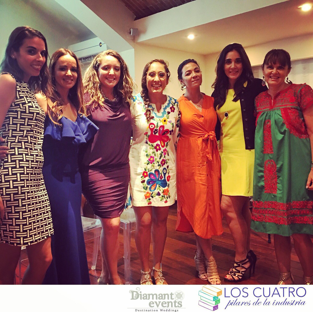 Gracias a nuestras panelistas dedicadas de esta conferencia #los4pilaresdelaindustria <a href="/gabilavor/">Gabi Lavor</a> <a href="/luchyrl/">Lucia Ramirez Lombana</a> #claudiasaldaña <a href="/penzibodas/">guadalupe Alvarez</a>