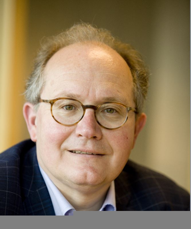 erasmusuni's tweet photo. Victor Bekkers benoemd tot nieuwe decaan @ESSB_Erasmus https://t.co/7NsvriQQCi https://t.co/3ApIc8J2UT