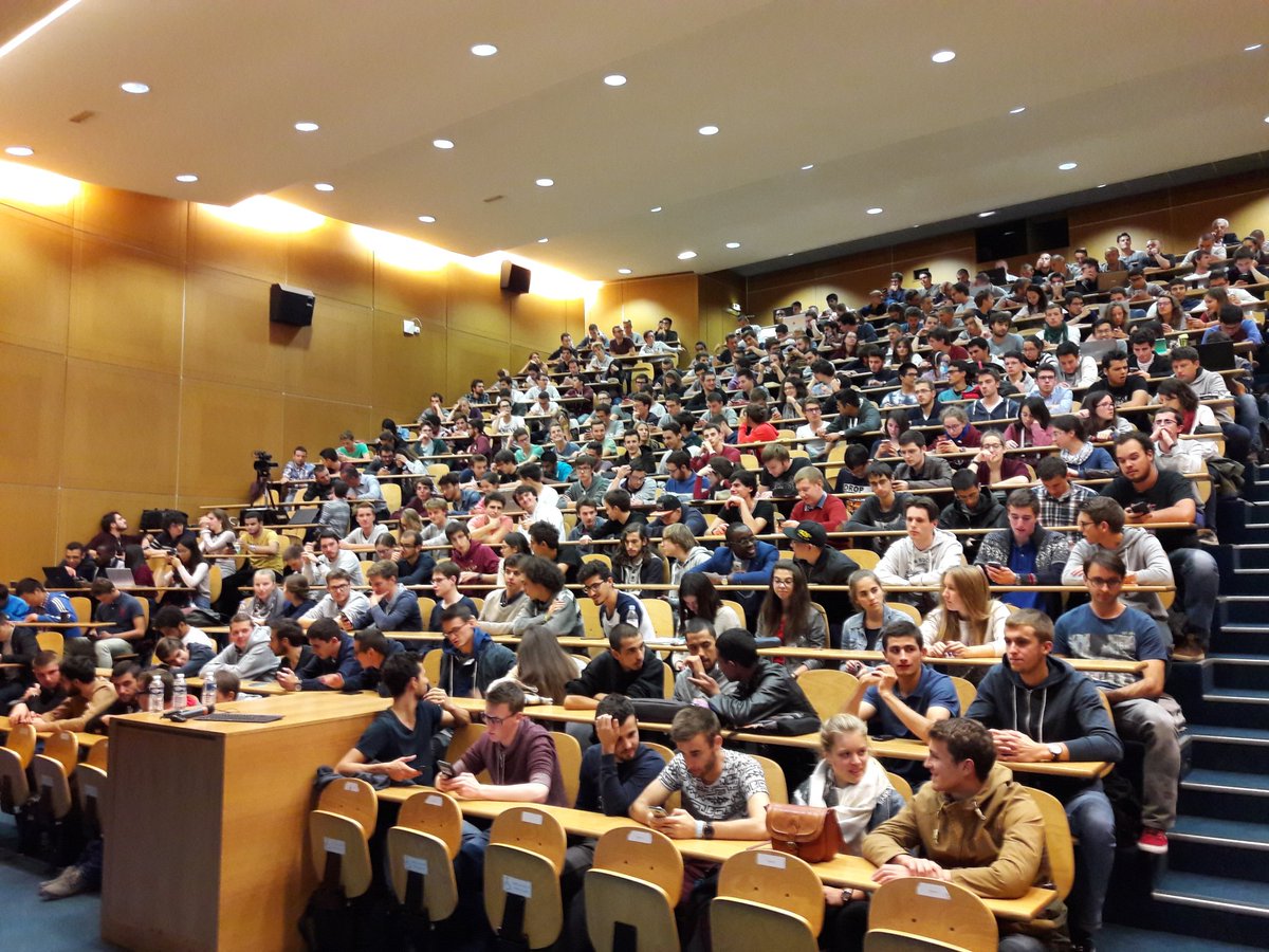 CentraleLyon's tweet photo. En place pour la #ConfInaug qui va commencer dans quelques minutes @TotalCampus https://t.co/vQDdfDExls