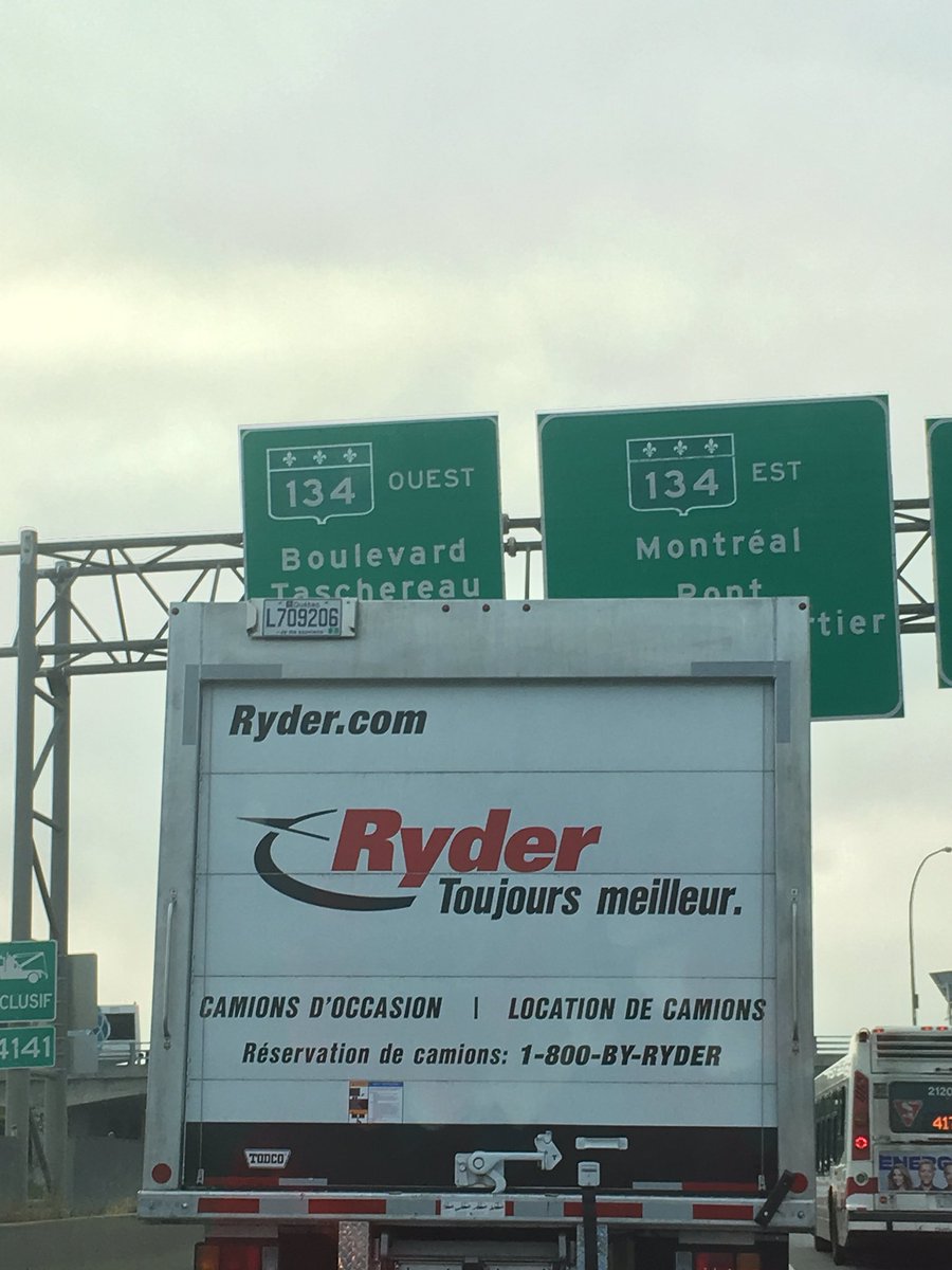 MsSaraValley's tweet photo. @RyderSystemInc one of your trucks just nearly crashed into us. He doesn't drive carefully at all. https://t.co/JbUAiHO6Gh