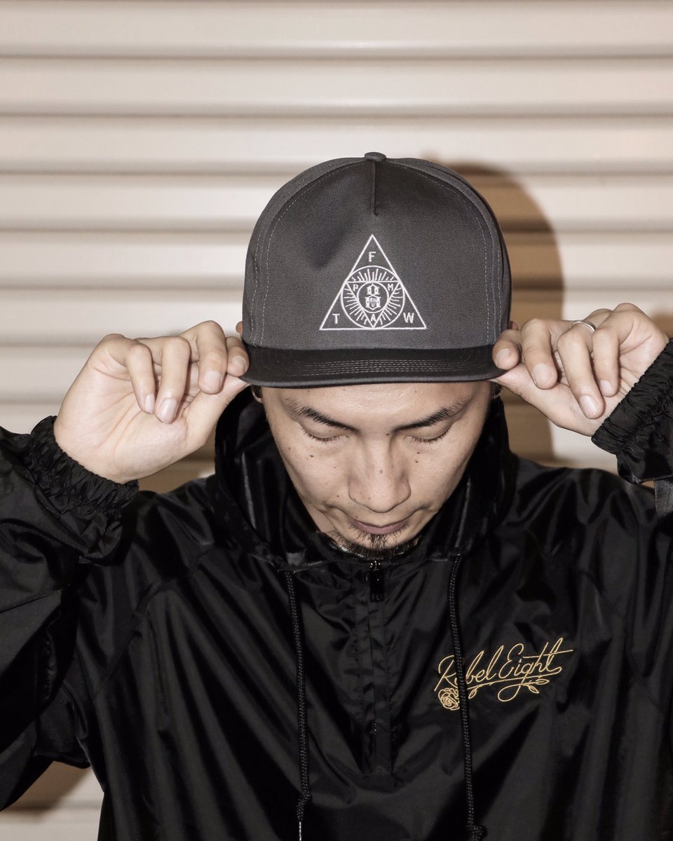 Feelin Osaka در توییتر Rebel8 The Order Snapback Cap Grey 三角形が秘密結社を連想させるデザイン コーデに取り入れやすいグレーボディは活躍してくれる事間違いなし T Co Joaufxeo3n Rebel8 T Co Gbeza7zk6s