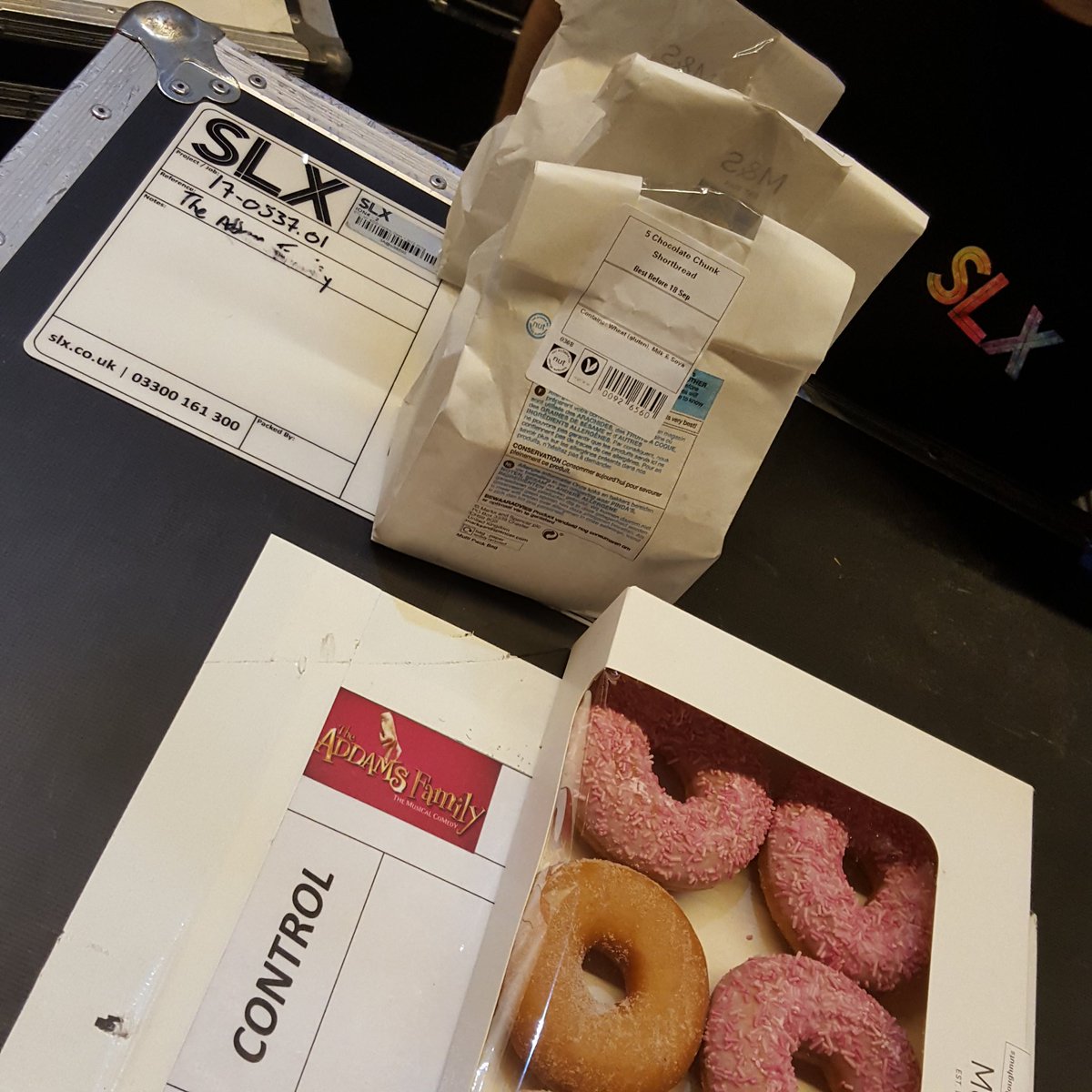 chris512lx's tweet photo. Thanks @SLXmedia for the treats delivery @AddamsFamilyUK @Andy_VlogsUK #dietnxtweek https://t.co/sTWWmUAZrC
