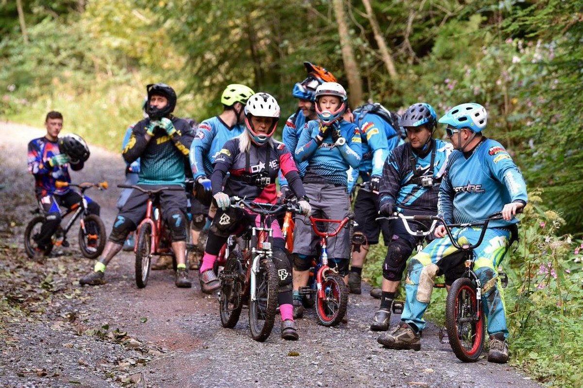 AberdareMTB's tweet photo. @182target Awesome dude as always a top day out on the bikes #megaavalaugh2017 #BlueIsTheColour #BlueCrew #MtbRespect #Plur https://t.co/YS2t7hmMif