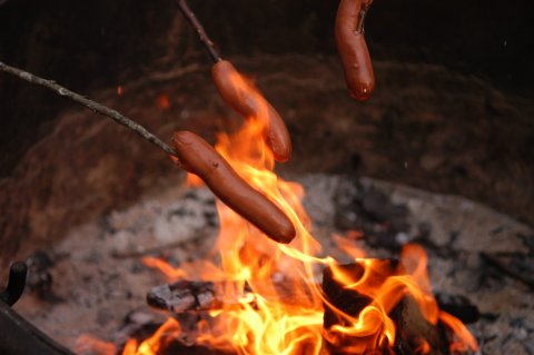 DavisLakesCamp's tweet photo. Nothing says Fall camping more than a Hot Dog &amp; S'mores Roast.
Saturday September 23rd, 2017
https://t.co/OTWzPr5aCT by @DavisLakesCamp https://t.co/U8D2G4xNhl