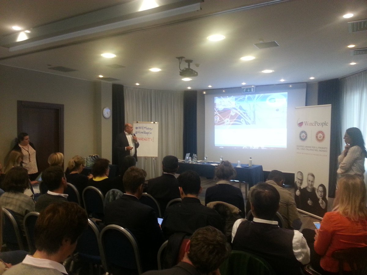 AndrezLoading's tweet photo. Vincenzo Russo parla di #neuromarketing applicato alla vendita del vino al #WEMDAY di @WinePeople https://t.co/qxMffGn9Xs