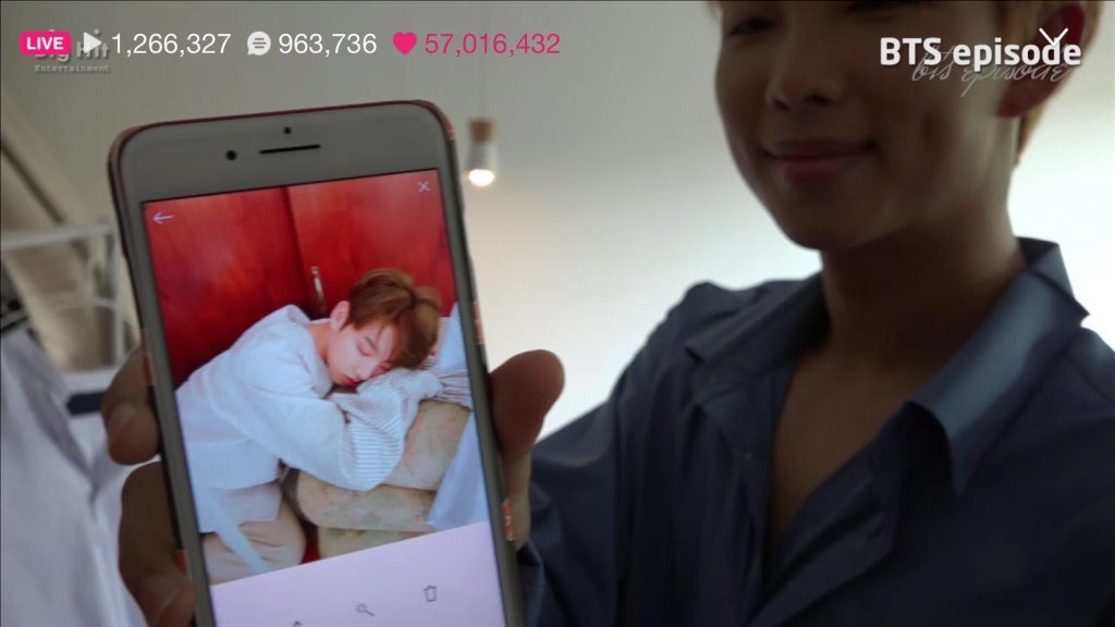 jeonggukupdates's tweet photo. NAMJOONIE PLEASE @BTS_twt https://t.co/LMp9rVE3O0