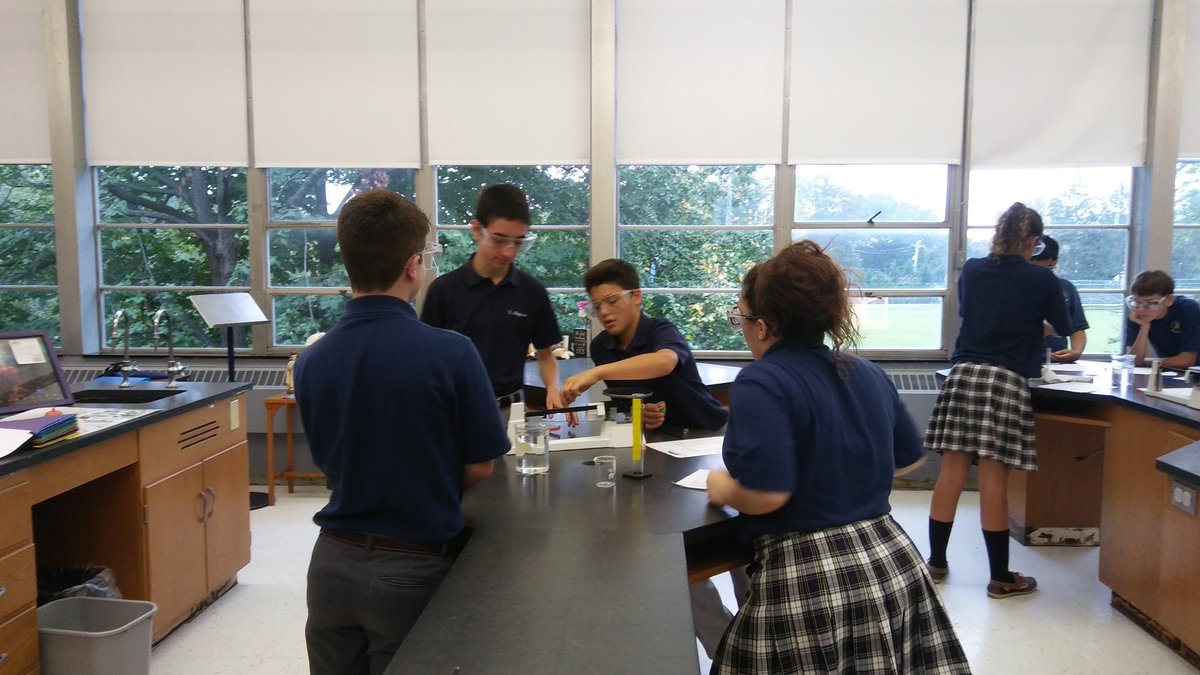 MrsWStAls's tweet photo. Calculating density in our new lab. #wearestals @GoStAloysius https://t.co/DfXSdjVsez