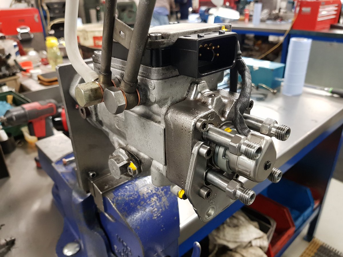 MB_Fuel's tweet photo. #Ford #Transit #bosch VP30 fuel pump in for leak repair. Fuel switch replaced, cleaned up and ran up on the bench. https://t.co/3gXiDYLas0