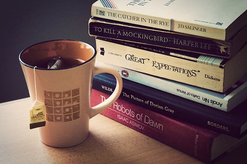 InstBienestar's tweet photo. 10 novelas clásicas que deberías leer al menos una vez en la vida - https://t.co/4fHQfOV1gx #novelas #lectura #libros https://t.co/OMMMbWoxwm