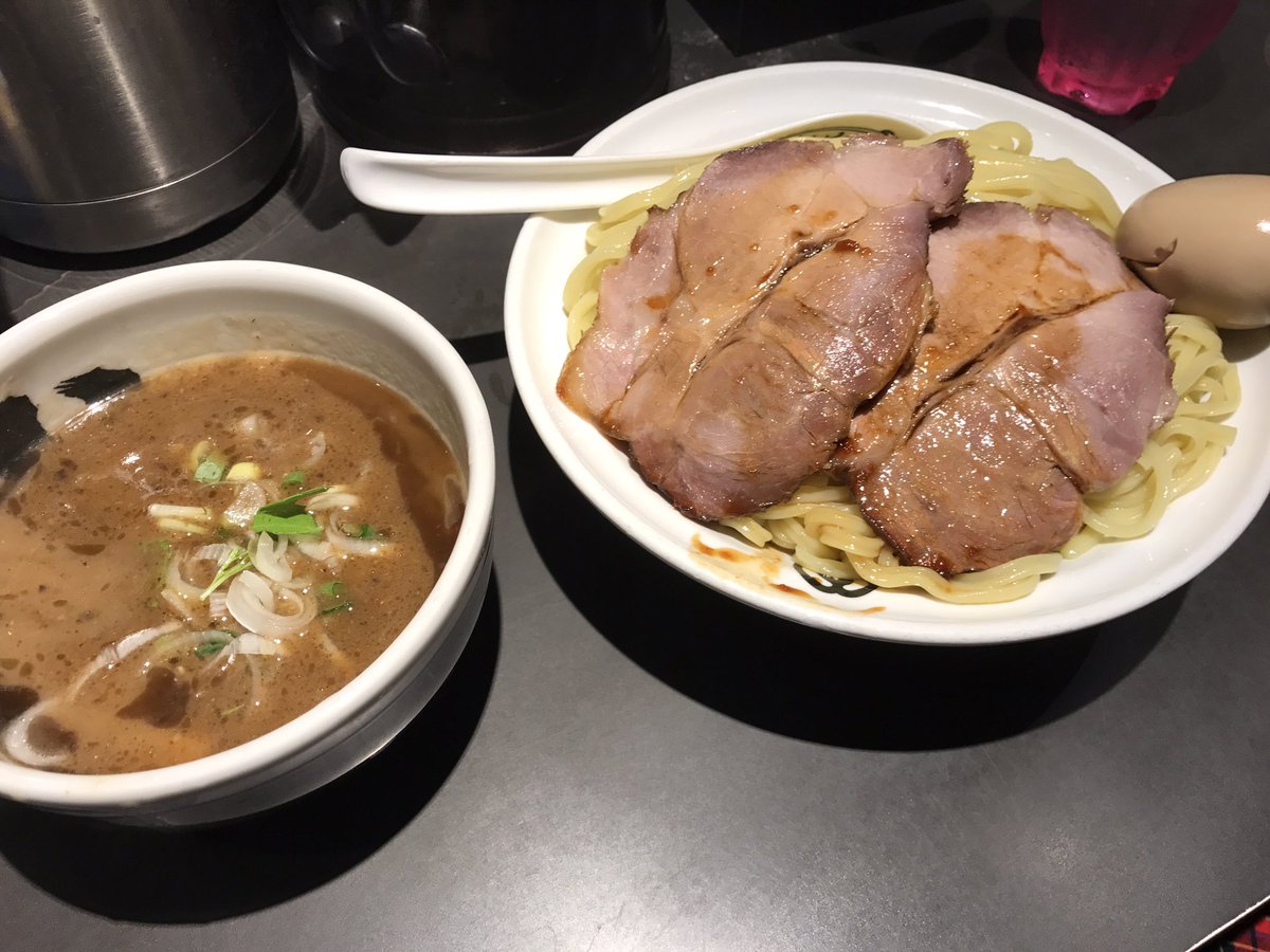 tokopina's tweet photo. やっぱり上野の麺屋武蔵がすきだ！スープもおかわりしちゃった！ https://t.co/Zq83Rhu4dt