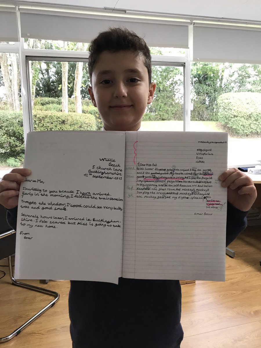 ChigwellPrimary's tweet photo. Developing our presentation. Great work Omer ⭐️ #papstar https://t.co/qXSh6vu30R